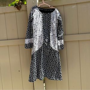 Girls black and white two piece salwar kameez